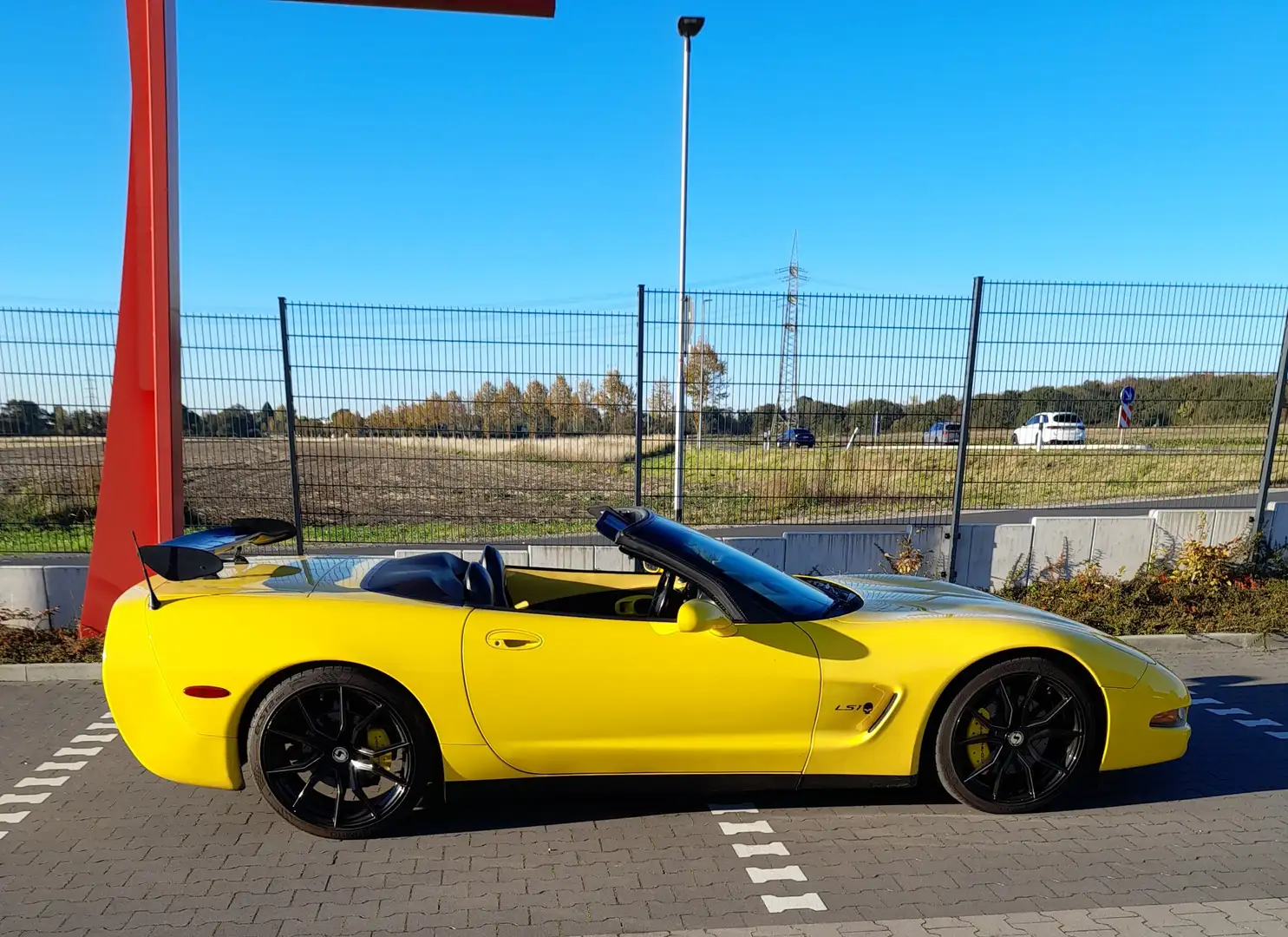 Corvette C5 Convertible Amarillo - 2