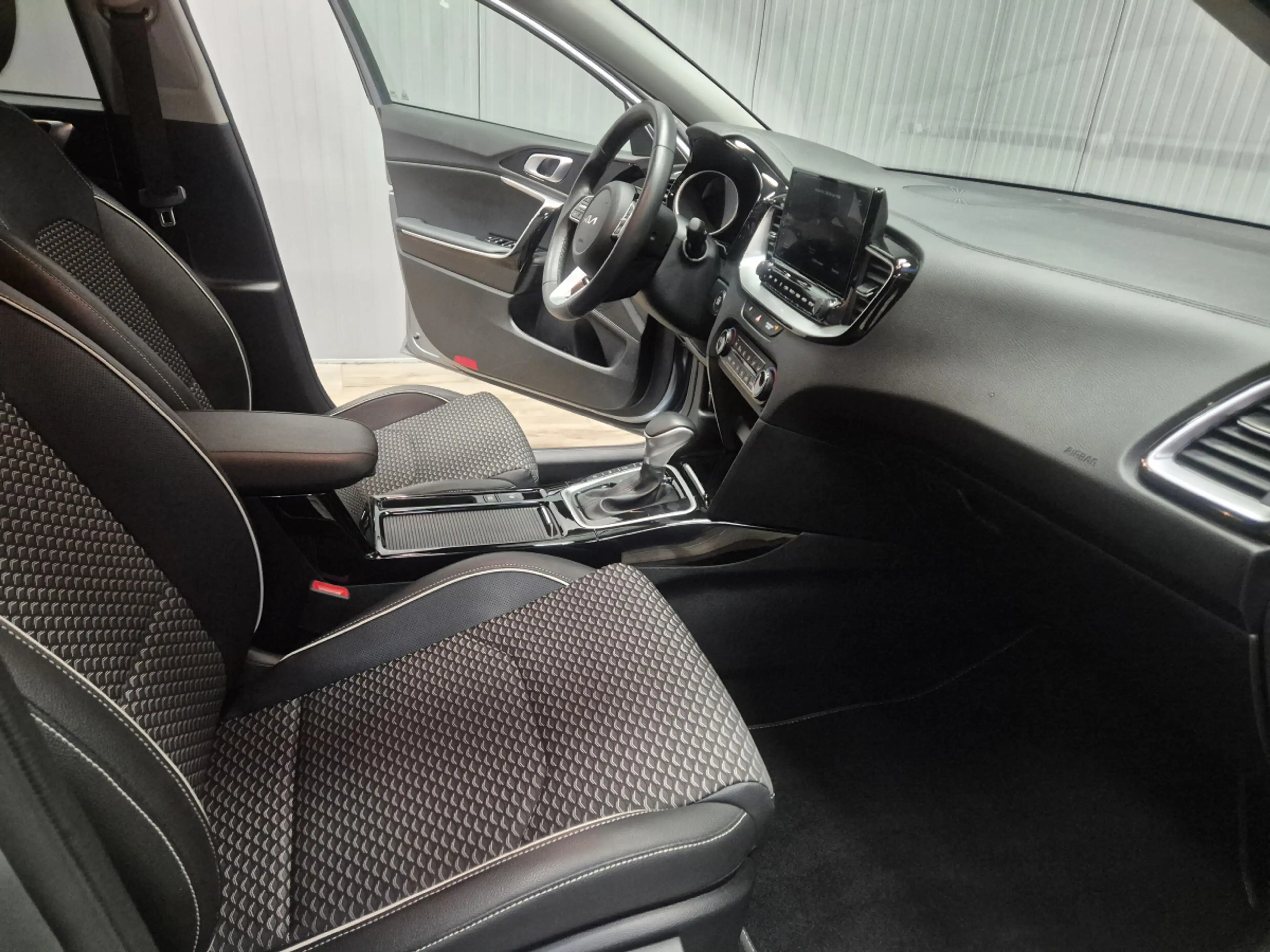 Kia Ceed / cee'd — photo 9