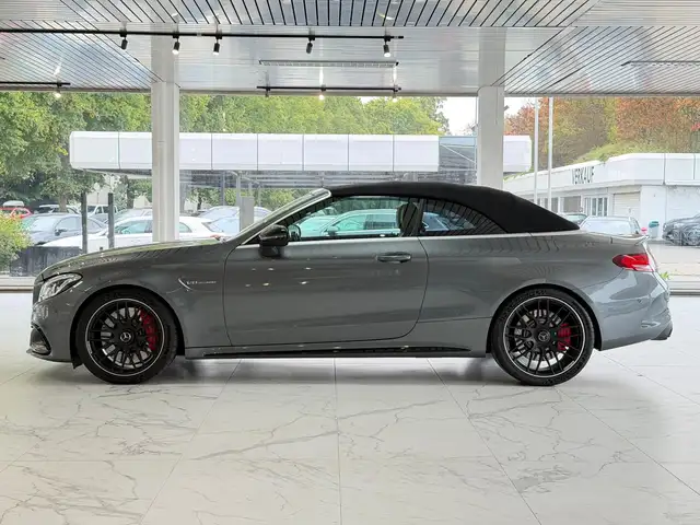 Mercedes-Benz C-Class view 4