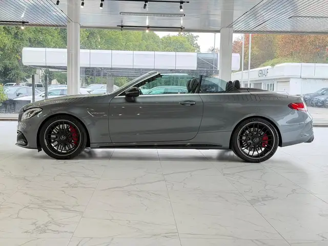 Mercedes-Benz C-Class view 3