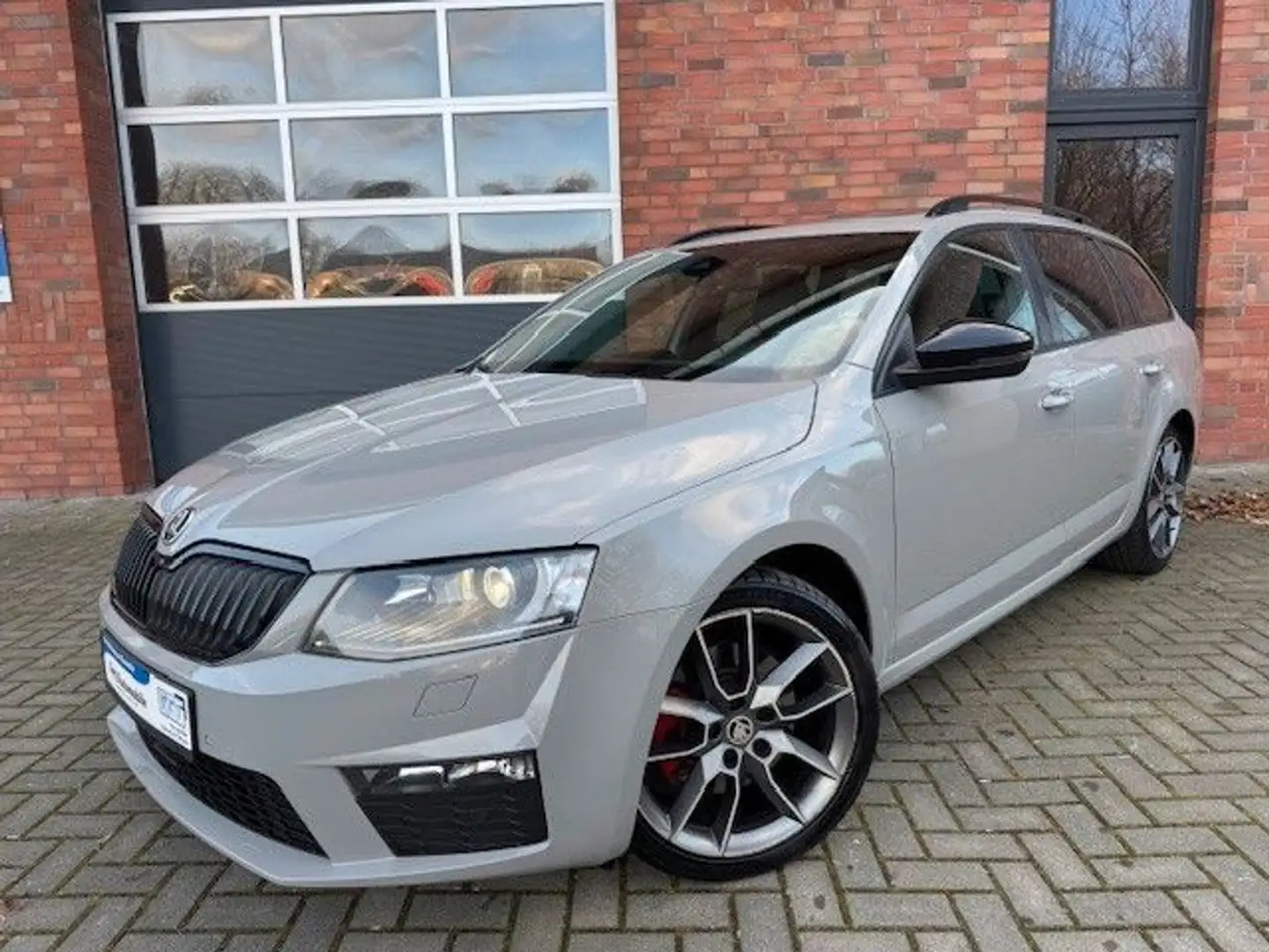 Skoda Octavia 2.0TDI RS 4x4,XENON,PANO,WEBASTO Grau - 1