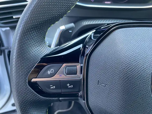 Peugeot 2008 view 12