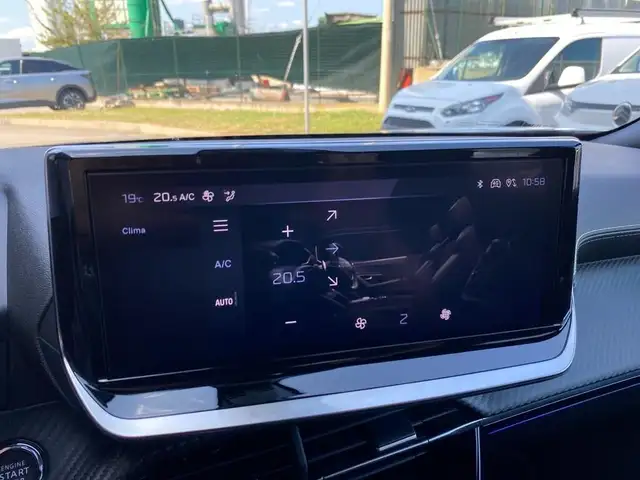 Peugeot 2008 view 20