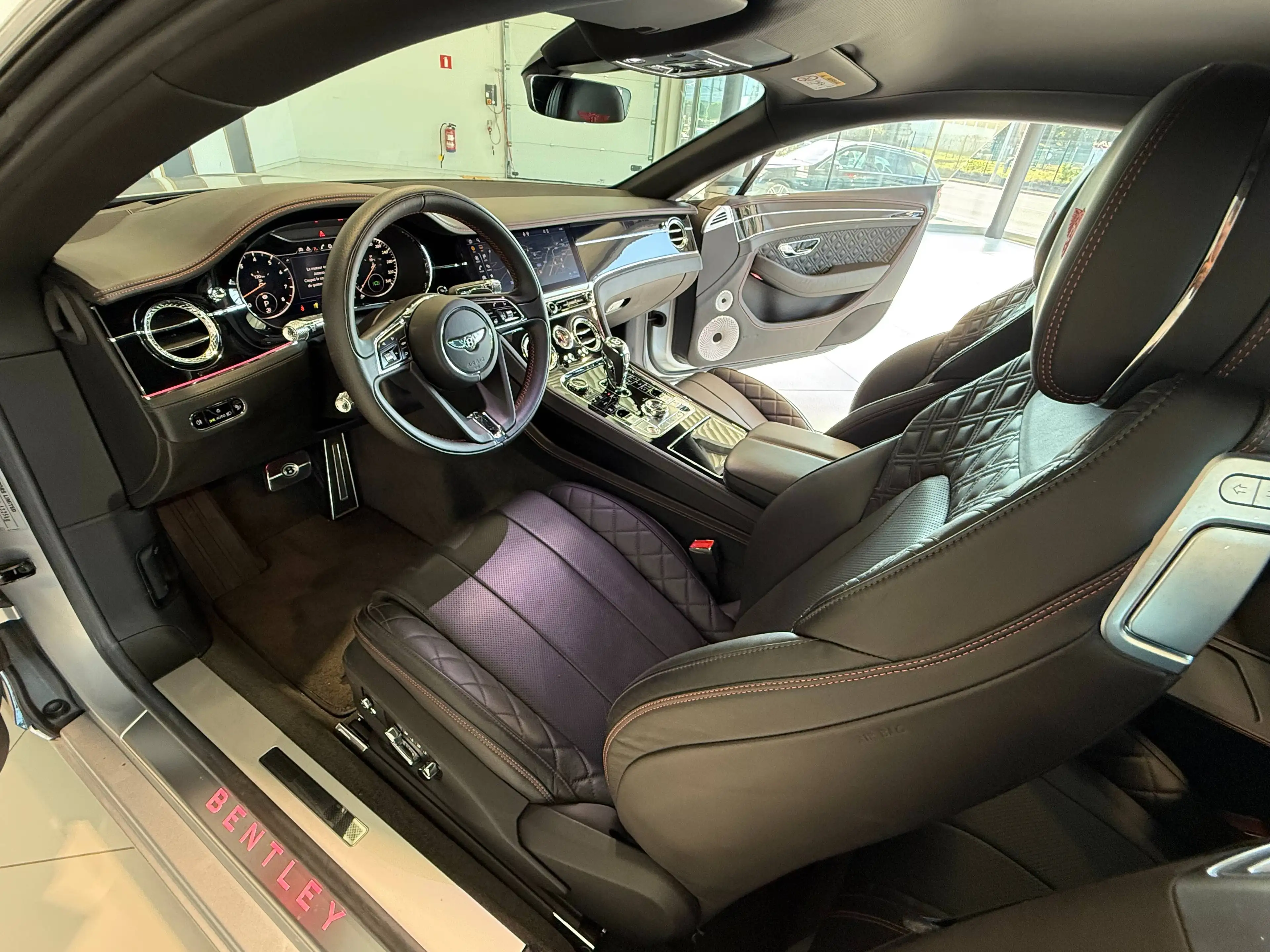 Bentley Continental GT Continental GT 4.0 V 8 BiTurbo - 24.000 KM - TVA DEDUCTIBLE - A VOIR — photo 14