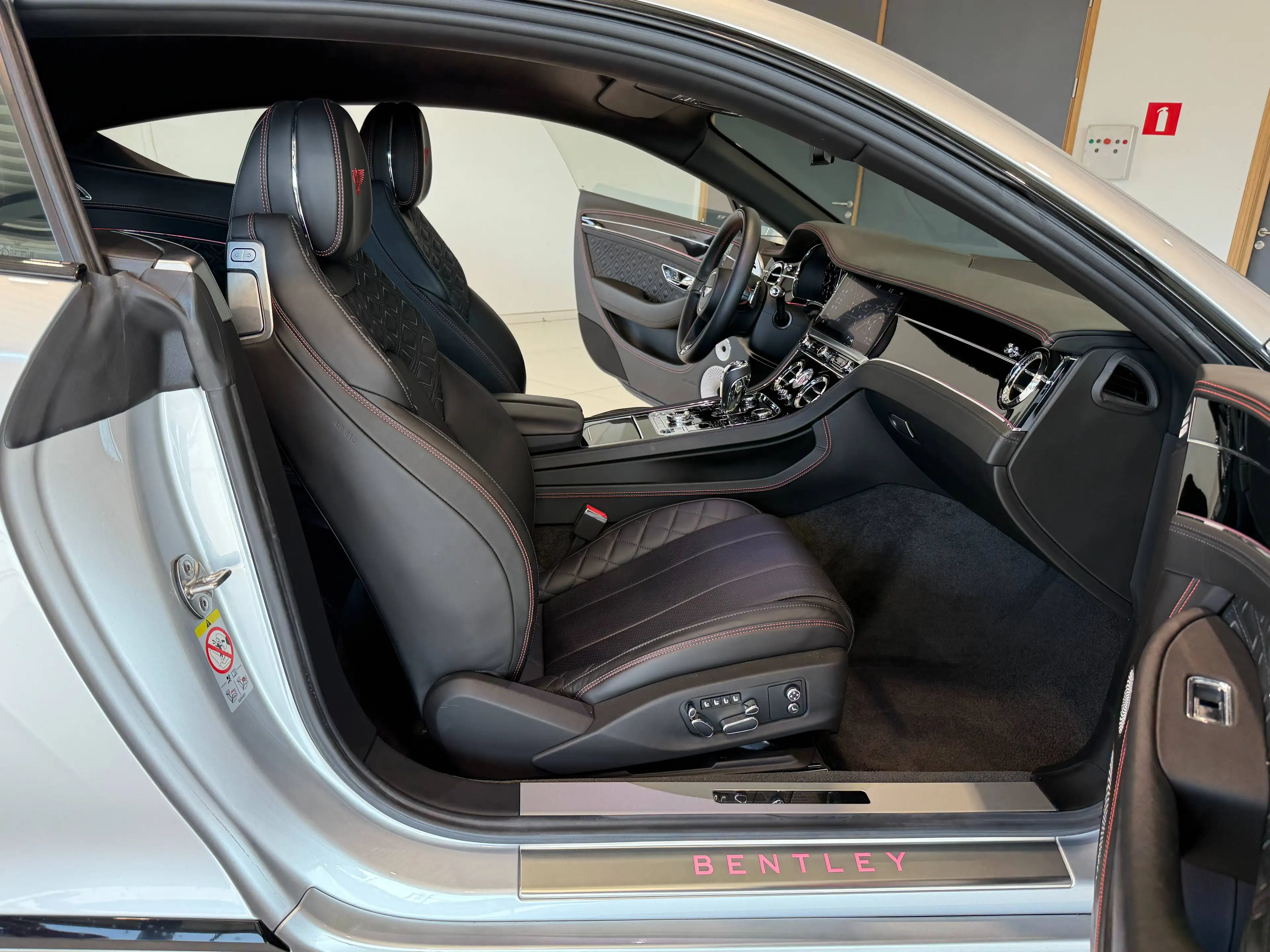 Bentley Continental GT Continental GT 4.0 V 8 BiTurbo - 24.000 KM - TVA DEDUCTIBLE - A VOIR — photo 11