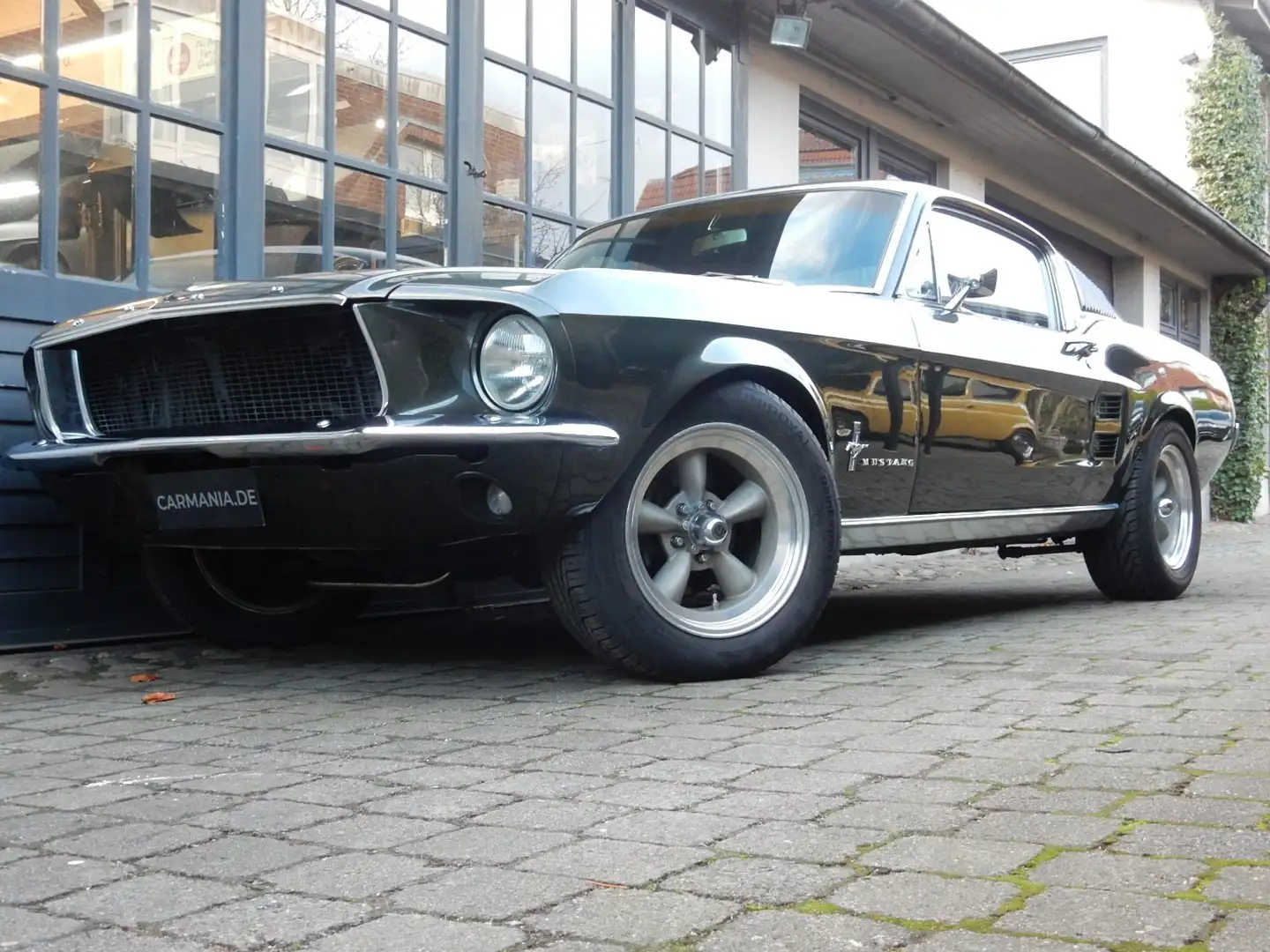 Ford Mustang Fastback V8 Grün - 1