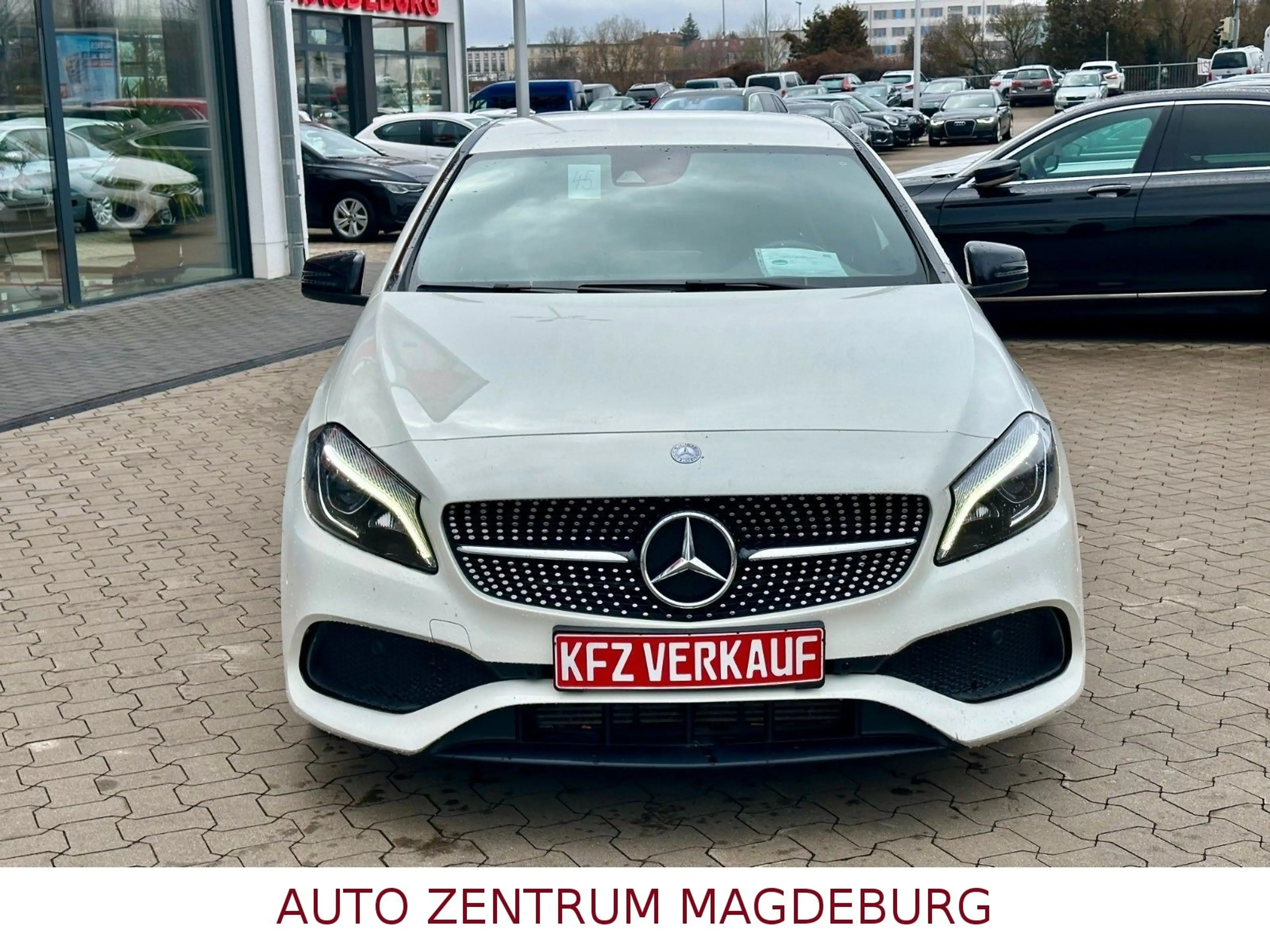 Mercedes-Benz A 220 4Matic*AMG SPORTLINE*AUTOM*NAV*LED — photo 3
