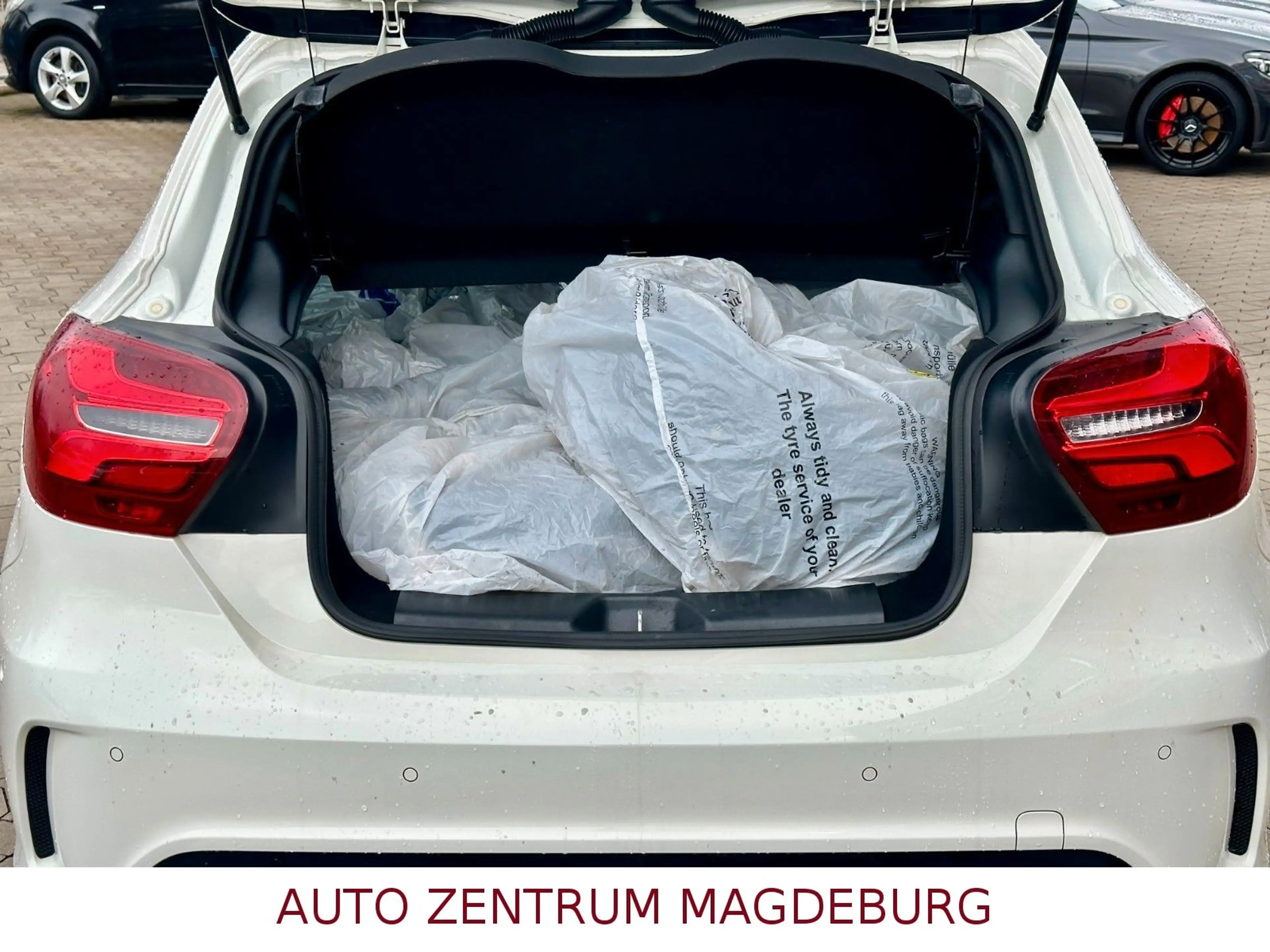 Mercedes-Benz A 220 4Matic*AMG SPORTLINE*AUTOM*NAV*LED — photo 11
