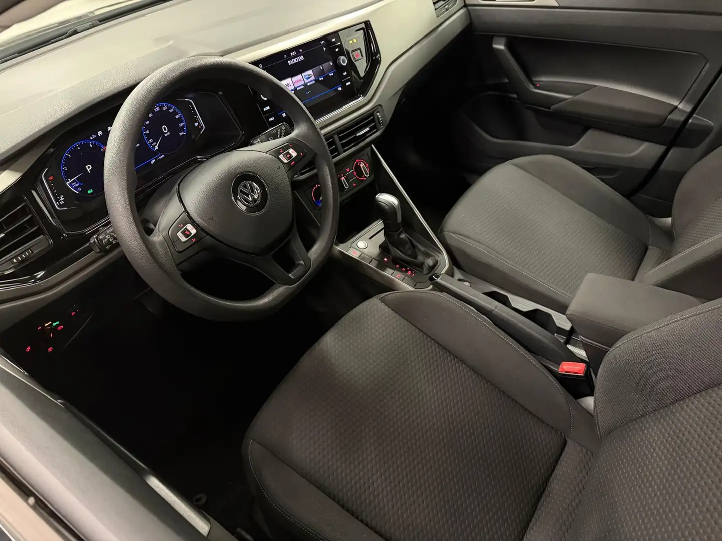 Volkswagen Polo 1.0 TSI Comfortline DSG / Virtual / CarPlay / Navi Zwart - 2