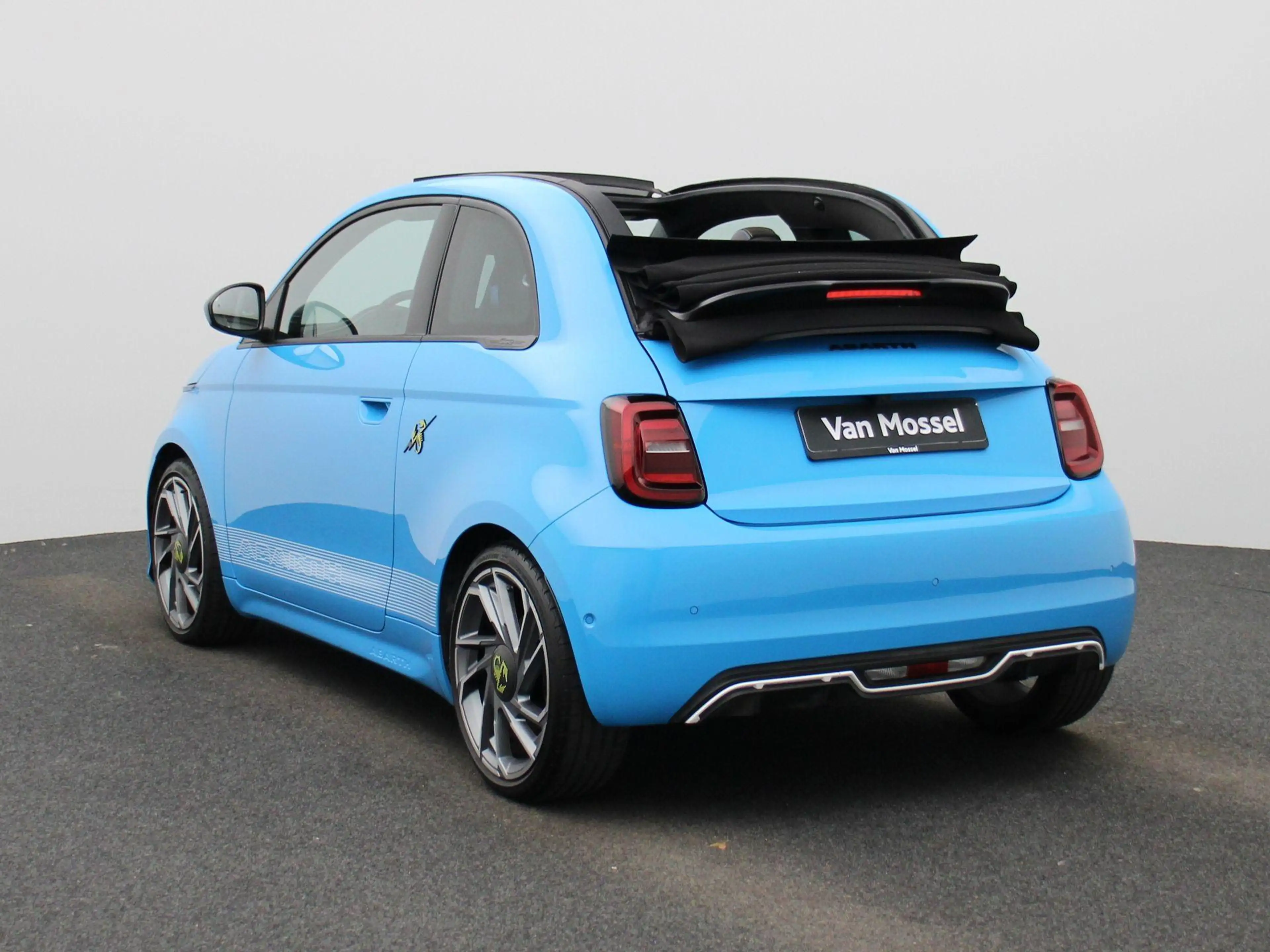 Fiat 500C Abarth Scorpionissima 42 kWh | Cabrio | Apple Carplay / A — photo 3