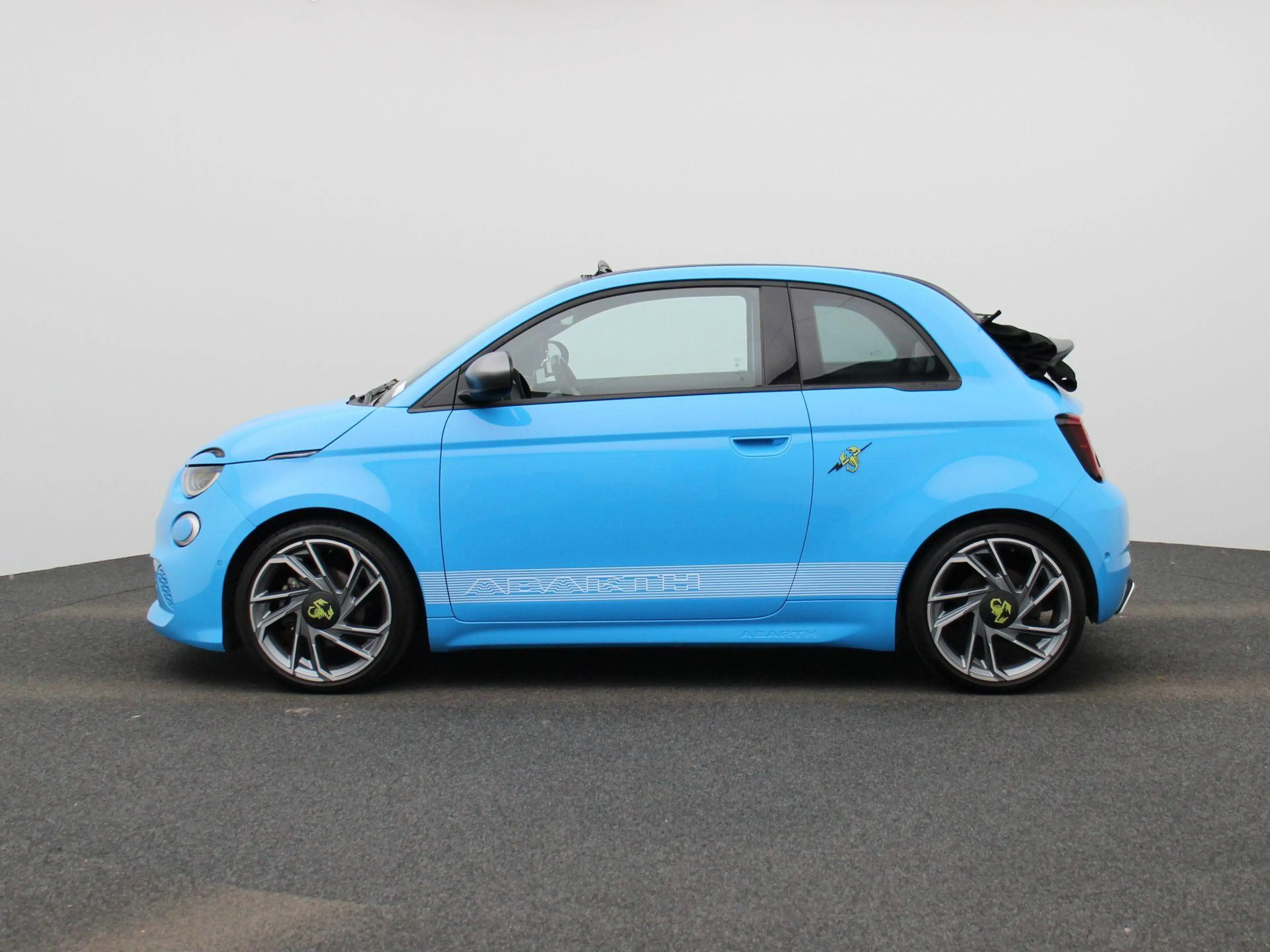 Fiat 500C Abarth Scorpionissima 42 kWh | Cabrio | Apple Carplay / A — photo 5