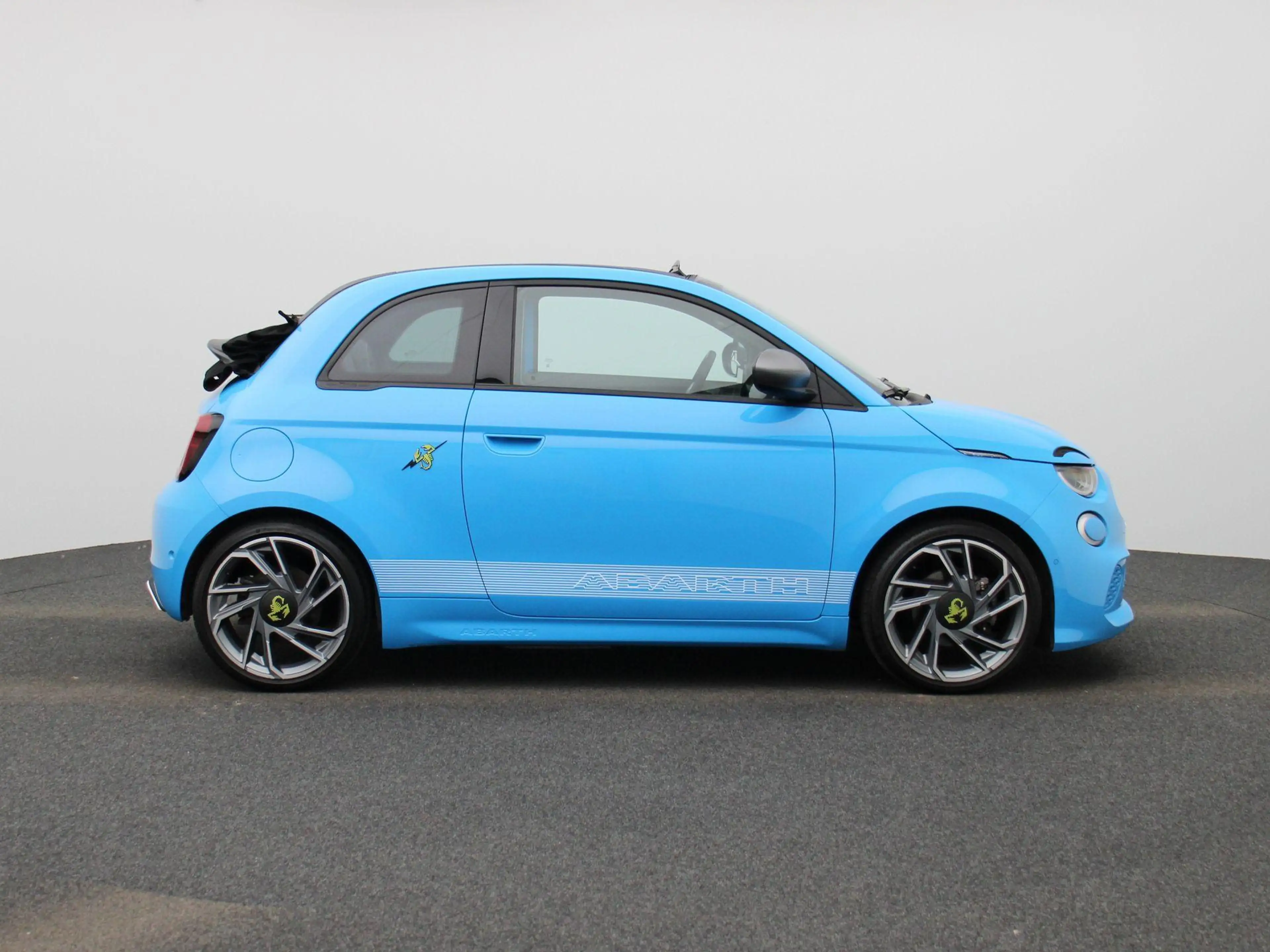 Fiat 500C Abarth Scorpionissima 42 kWh | Cabrio | Apple Carplay / A — photo 7