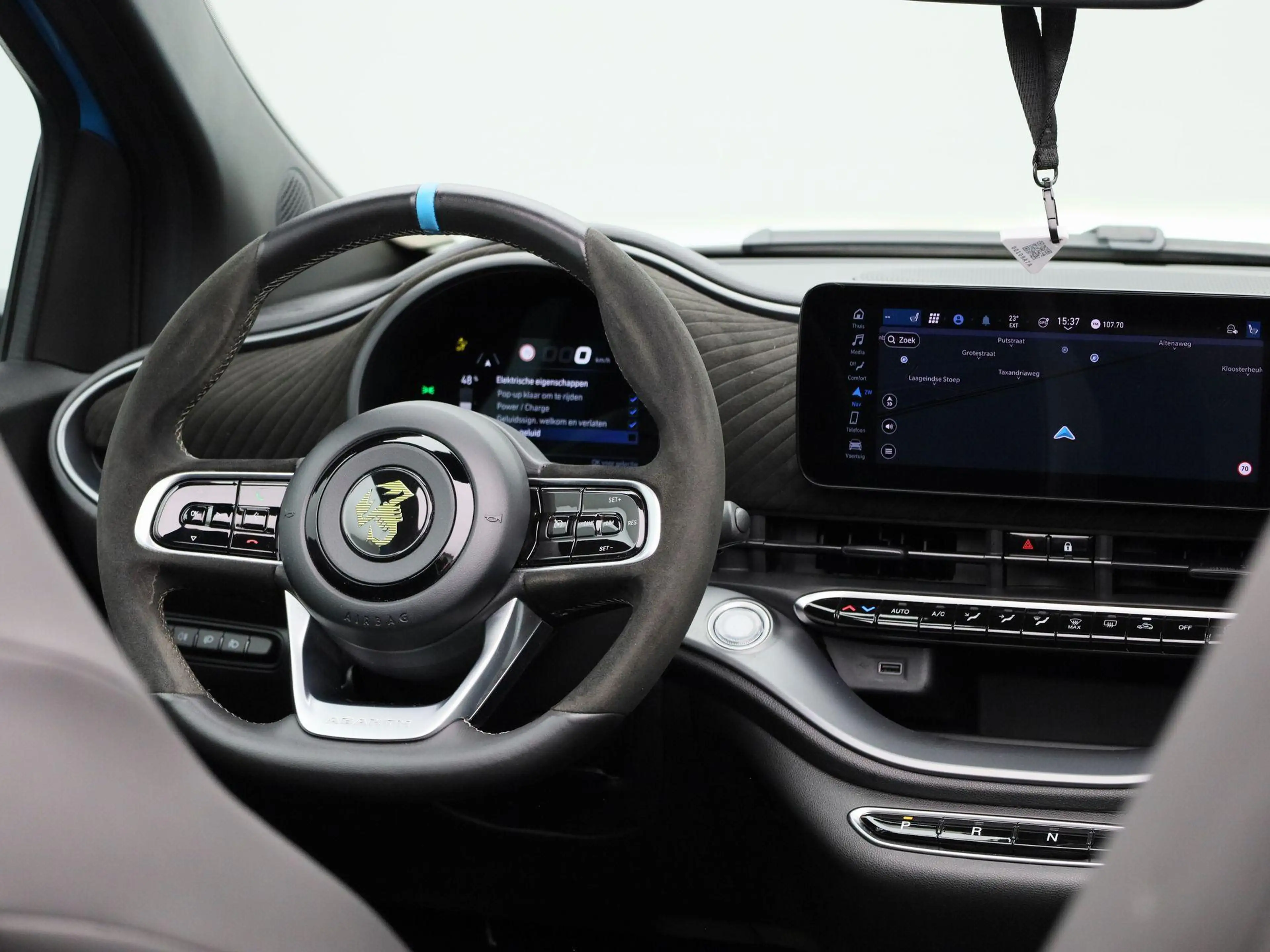 Fiat 500C Abarth Scorpionissima 42 kWh | Cabrio | Apple Carplay / A — photo 8