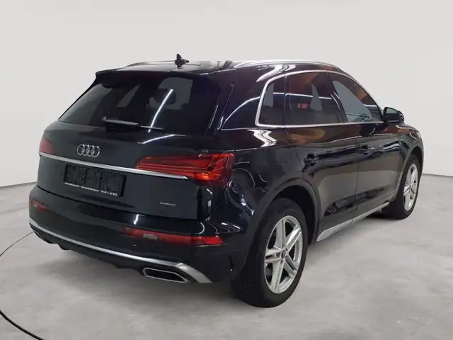 Audi Q5 view 4