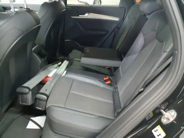 Audi Q5 view 13