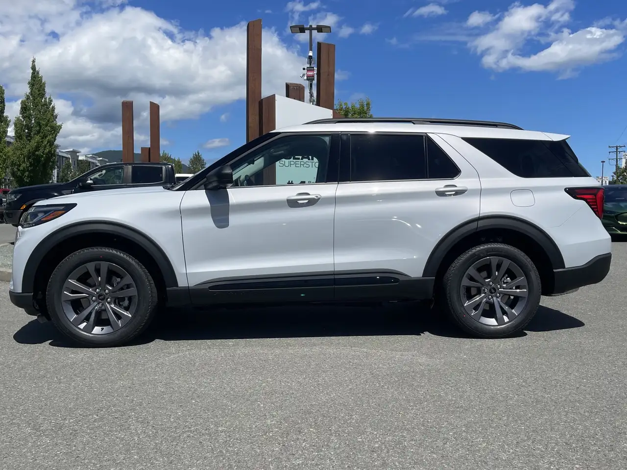 Ford Explorer photo Ford Explorer