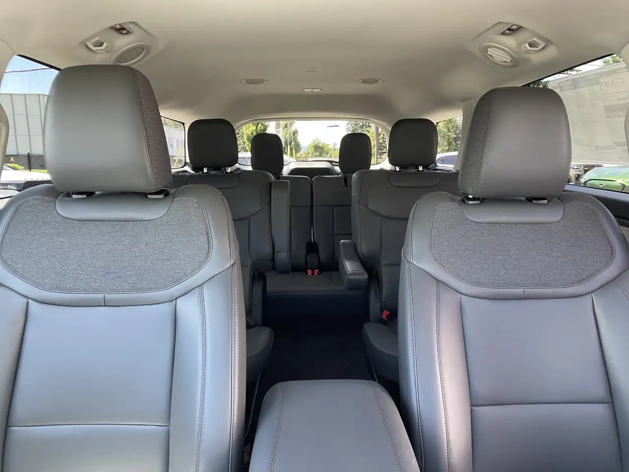 Ford Explorer photo Ford Explorer