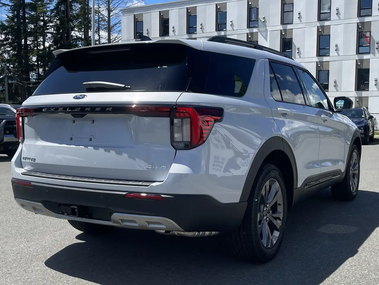 Ford Explorer photo Ford Explorer