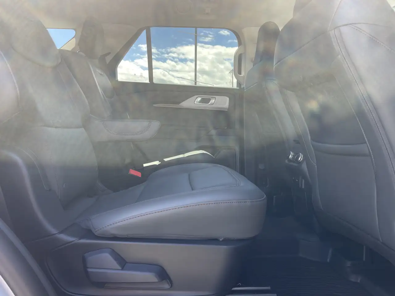 Ford Explorer photo Ford Explorer