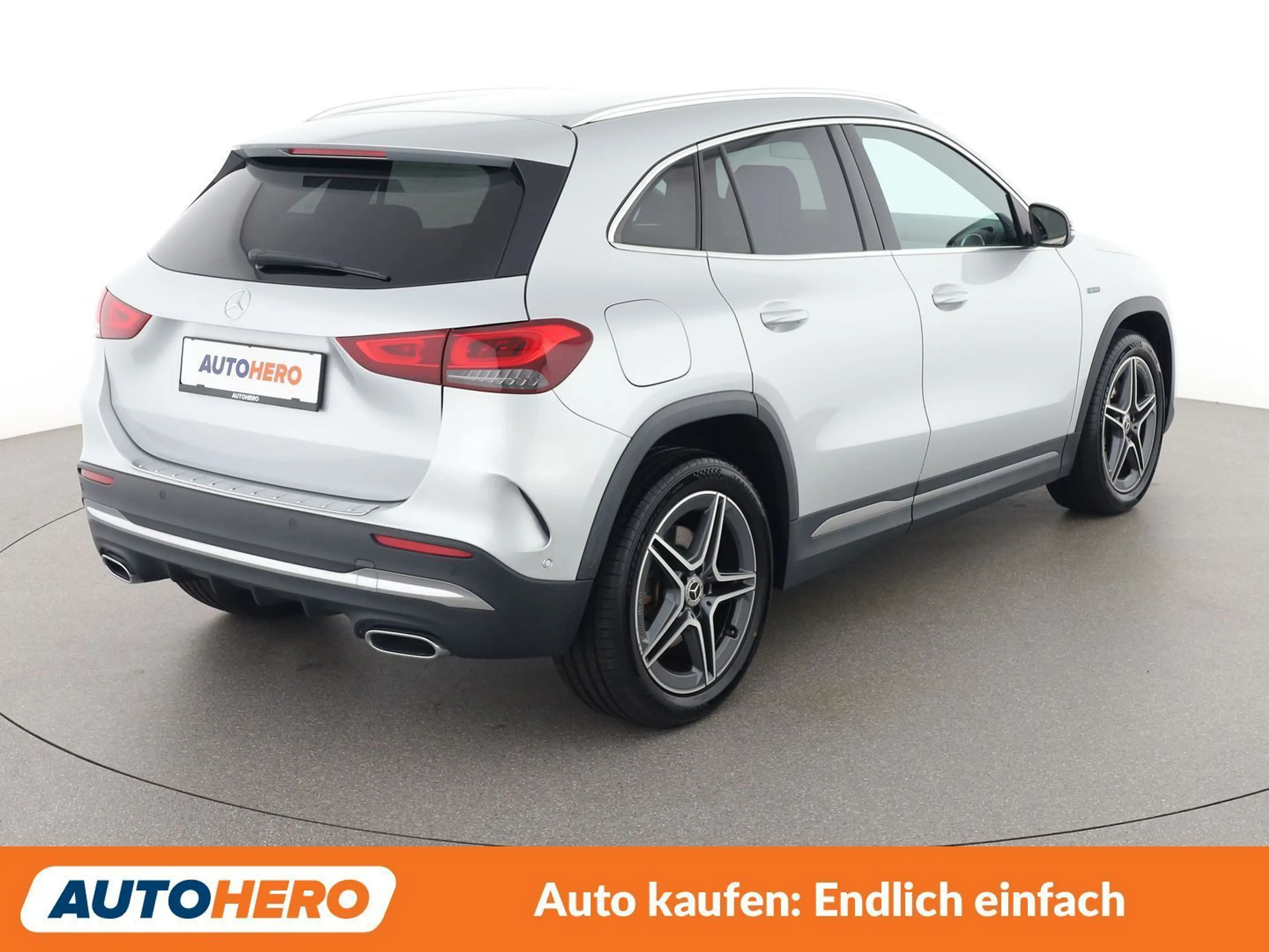 Mercedes-Benz GLA 250 GLA 250e AMG Line — photo 6