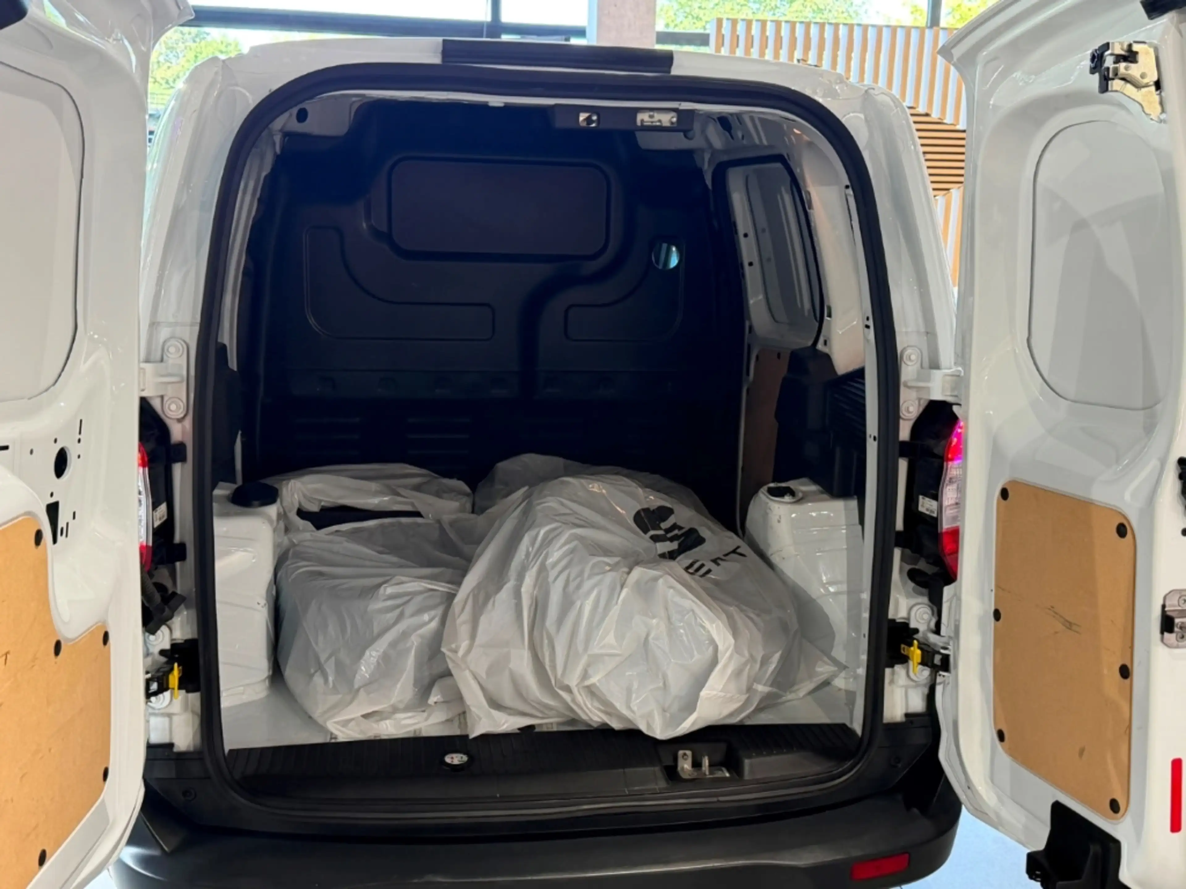 Ford Transit Courier Trend 1.0 DAB SITZHEIZUNG KLIMA — photo 6