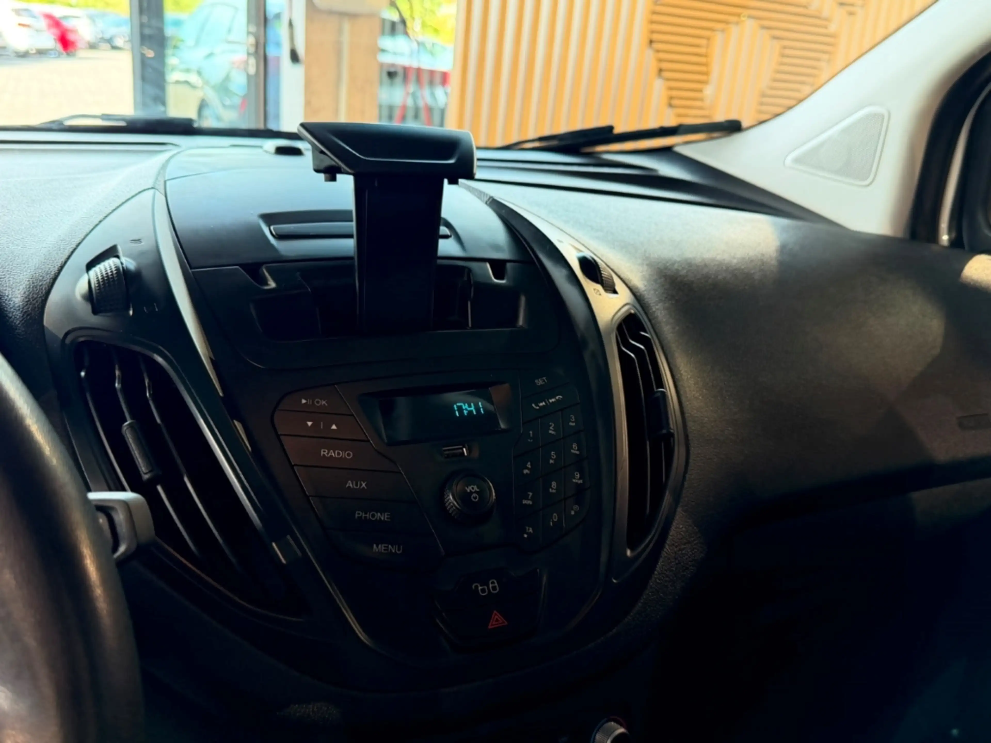 Ford Transit Courier Trend 1.0 DAB SITZHEIZUNG KLIMA — photo 9