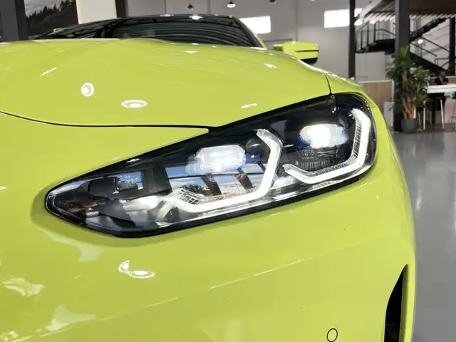 BMW M4 view 13
