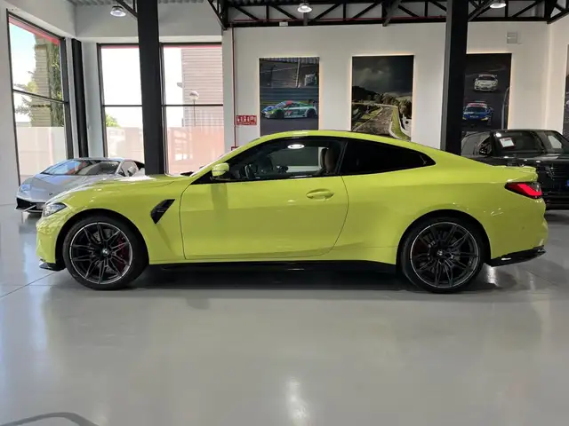 BMW M4 view 10