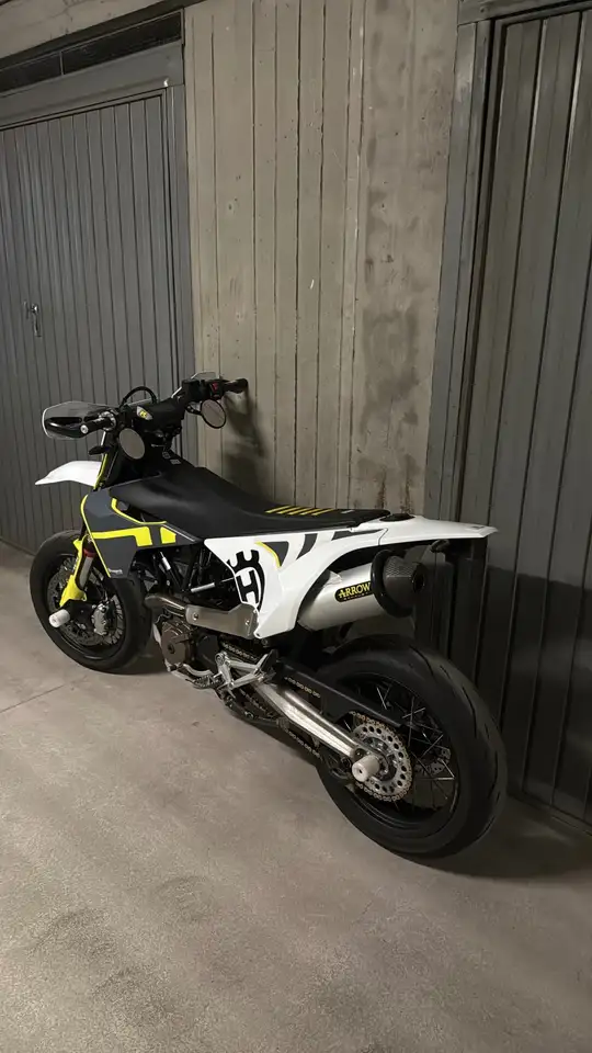 Husqvarna 701 Supermoto
