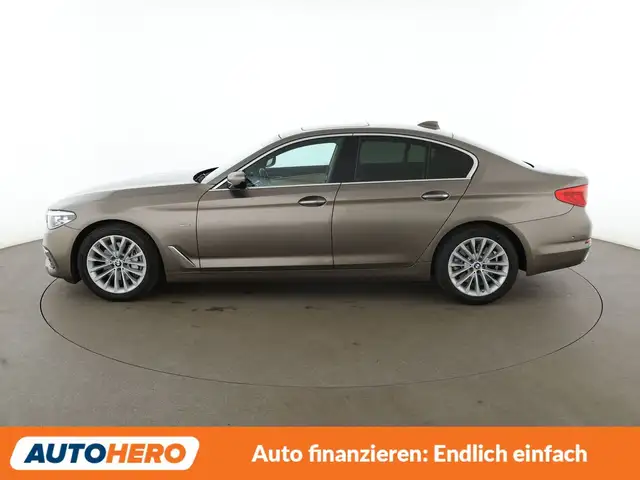 BMW 5 Series view 3