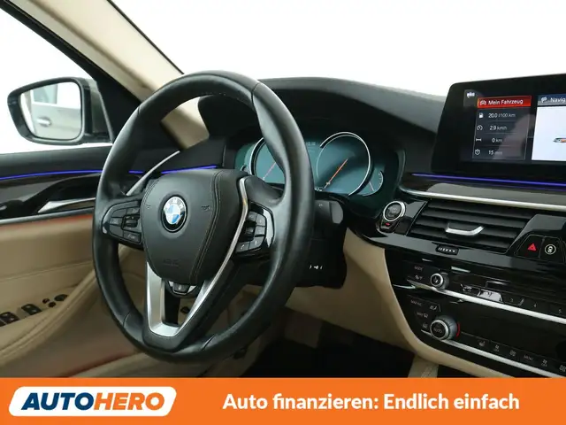 BMW 5 Series view 13