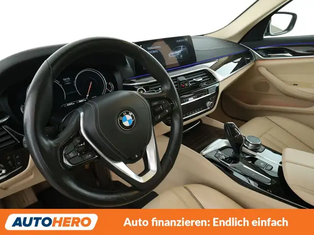 BMW 5 Series view 11