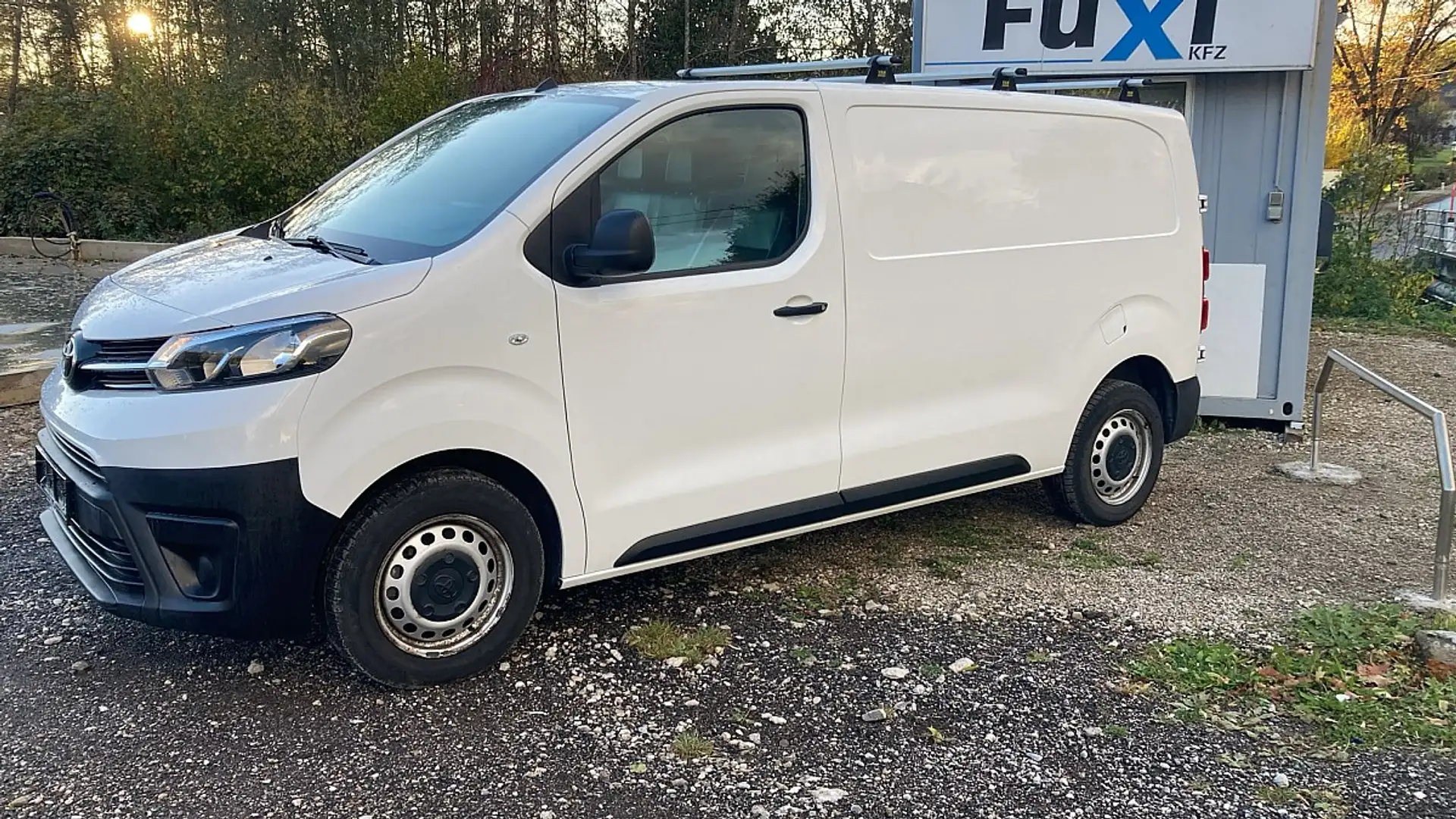 Toyota Proace Pro Ace 2,0 D-4D 120 L1 Weiß - 2