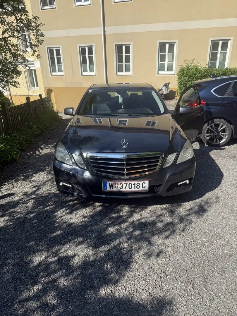 Mercedes-Benz E 220 E 220 CDI BlueEfficiency (212.002) Grau - 1