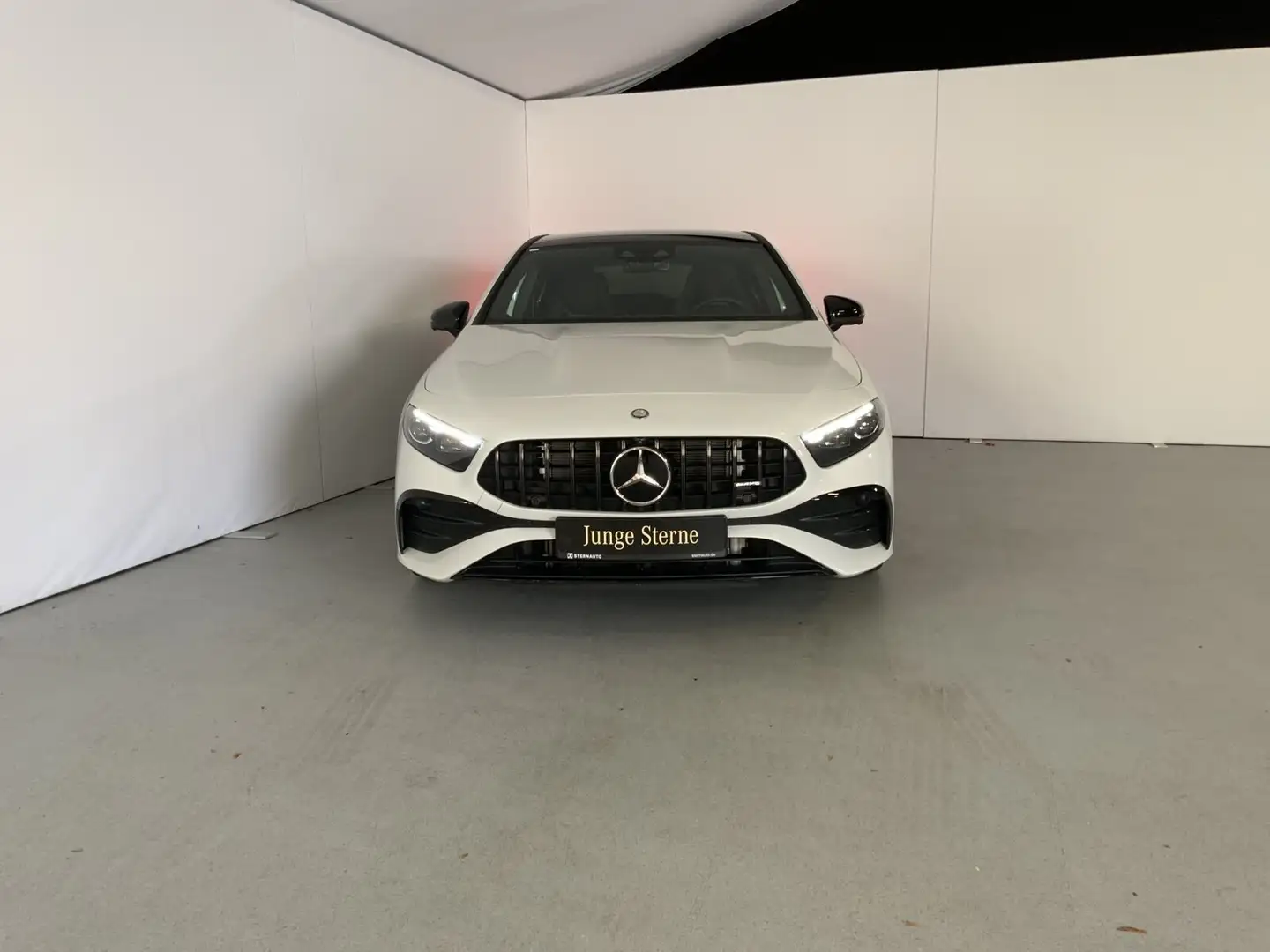 Mercedes-Benz A 35 AMG A 35 AMG 4M Pano Night PerfoSitz Burm RIDE CONTR Weiß - 2