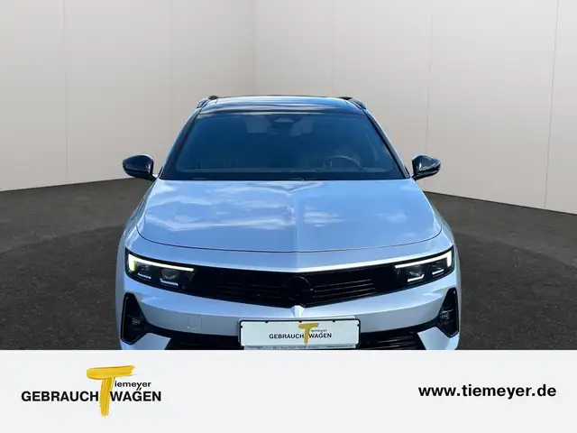 Opel Astra view 2