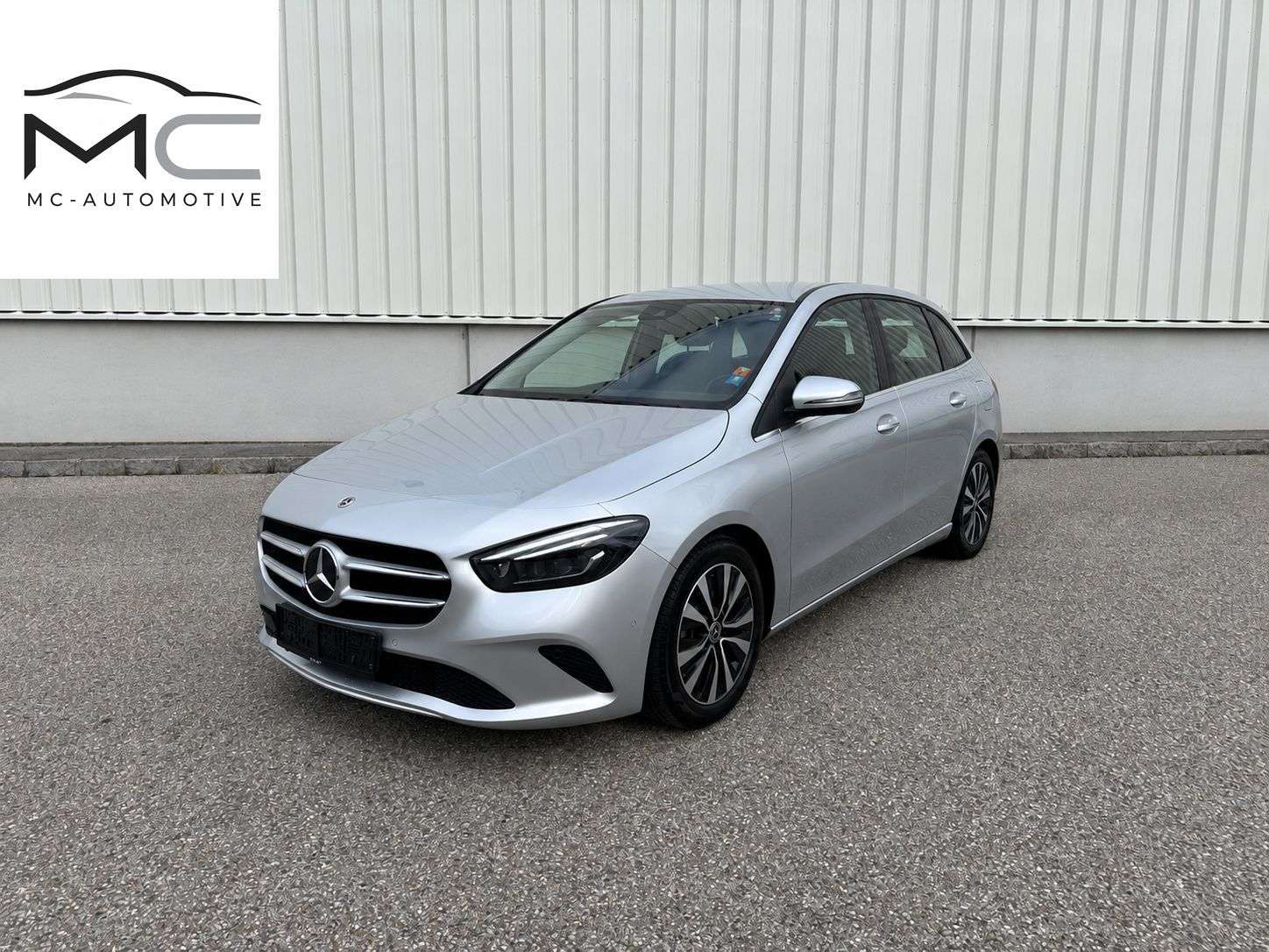 Mercedes-Benz B 200