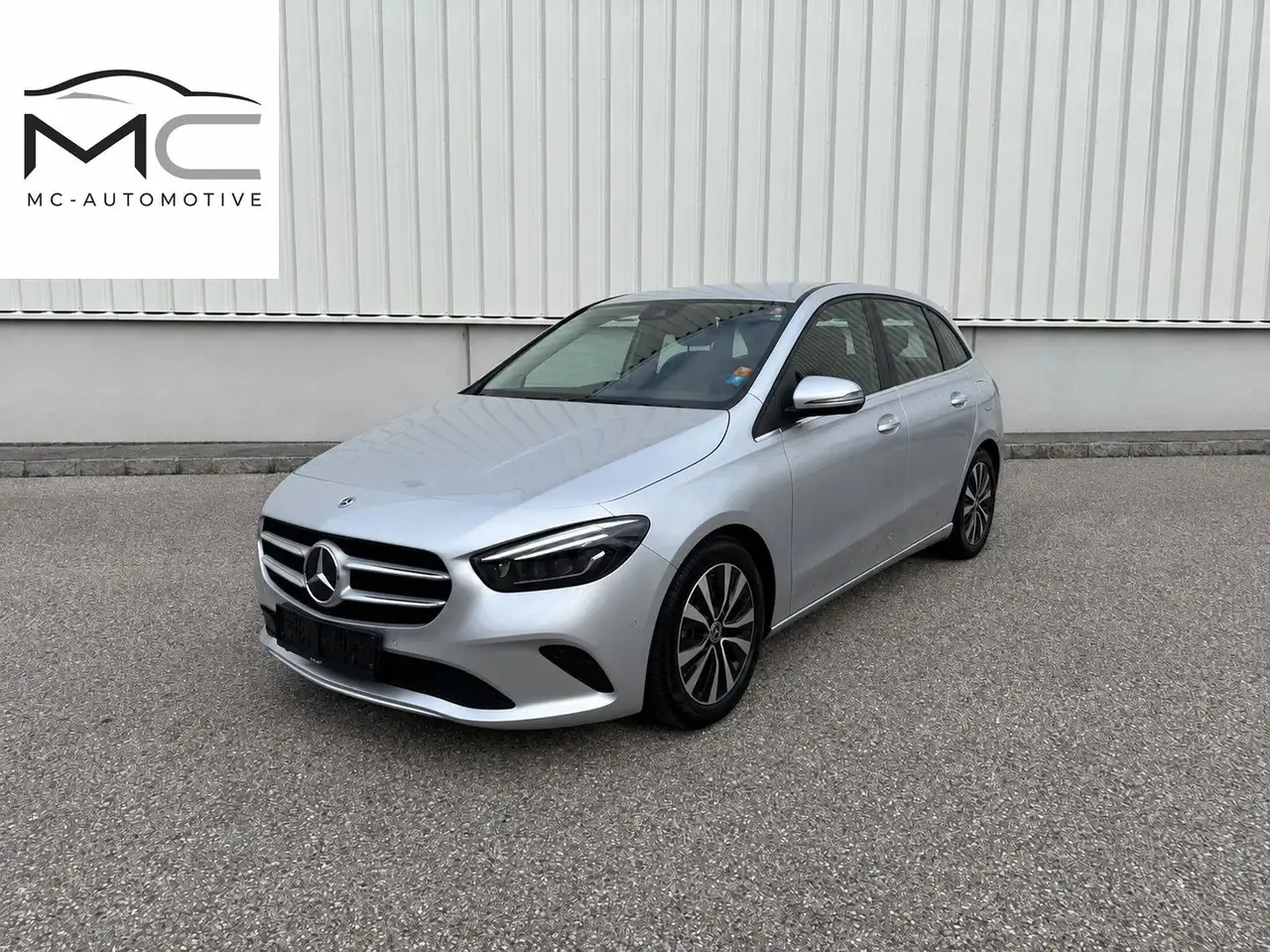Mercedes-Benz B 200