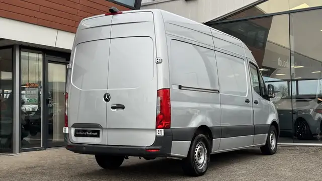 Mercedes-Benz Sprinter view 6