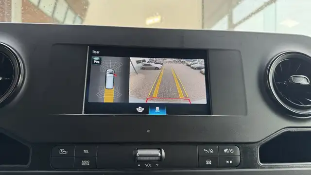 Mercedes-Benz Sprinter view 11