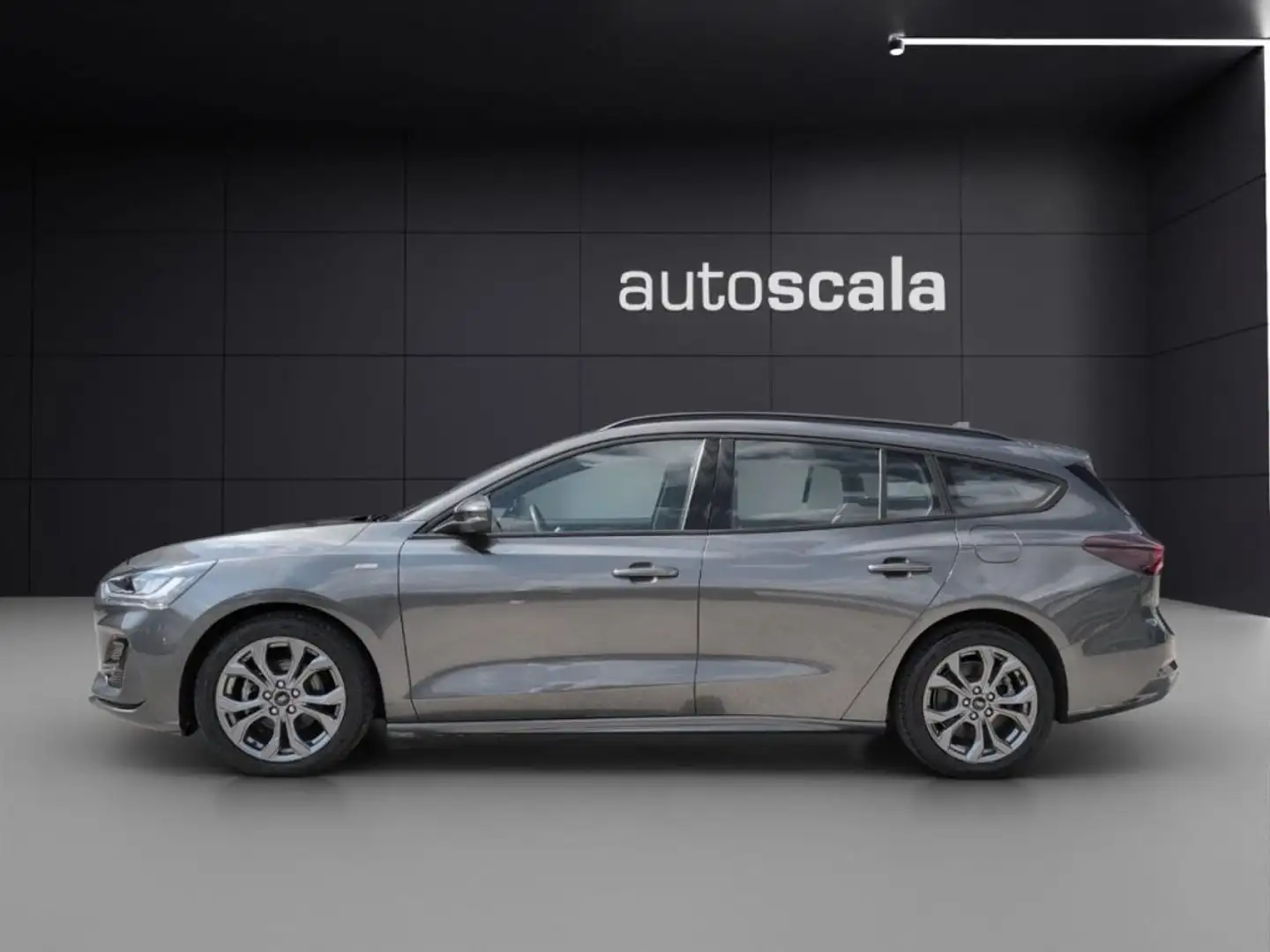 Ford Focus 1.0 EcoBoost Hybrid 125 CV Power. 5p. ST-Line Styl Grau - 2