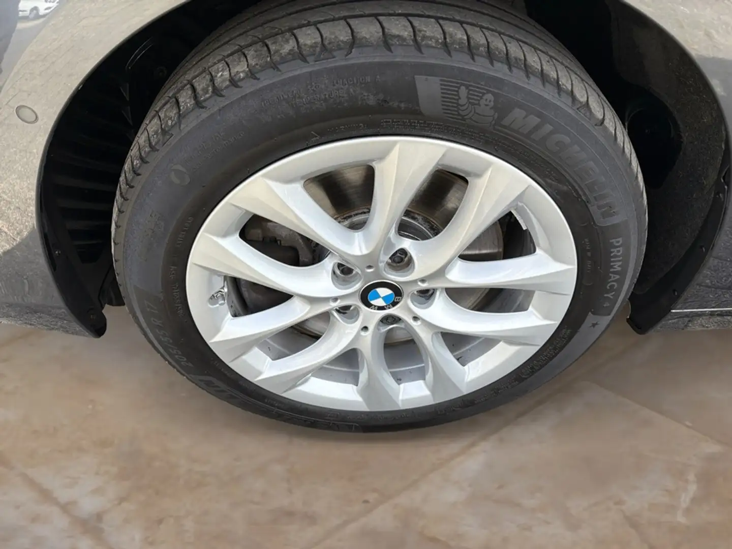 BMW 220 d Gran Tourer xDrive Advantage + GARANTIE Gris - 2