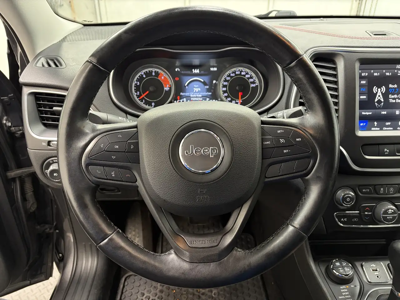 Jeep Cherokee снимка Jeep Cherokee