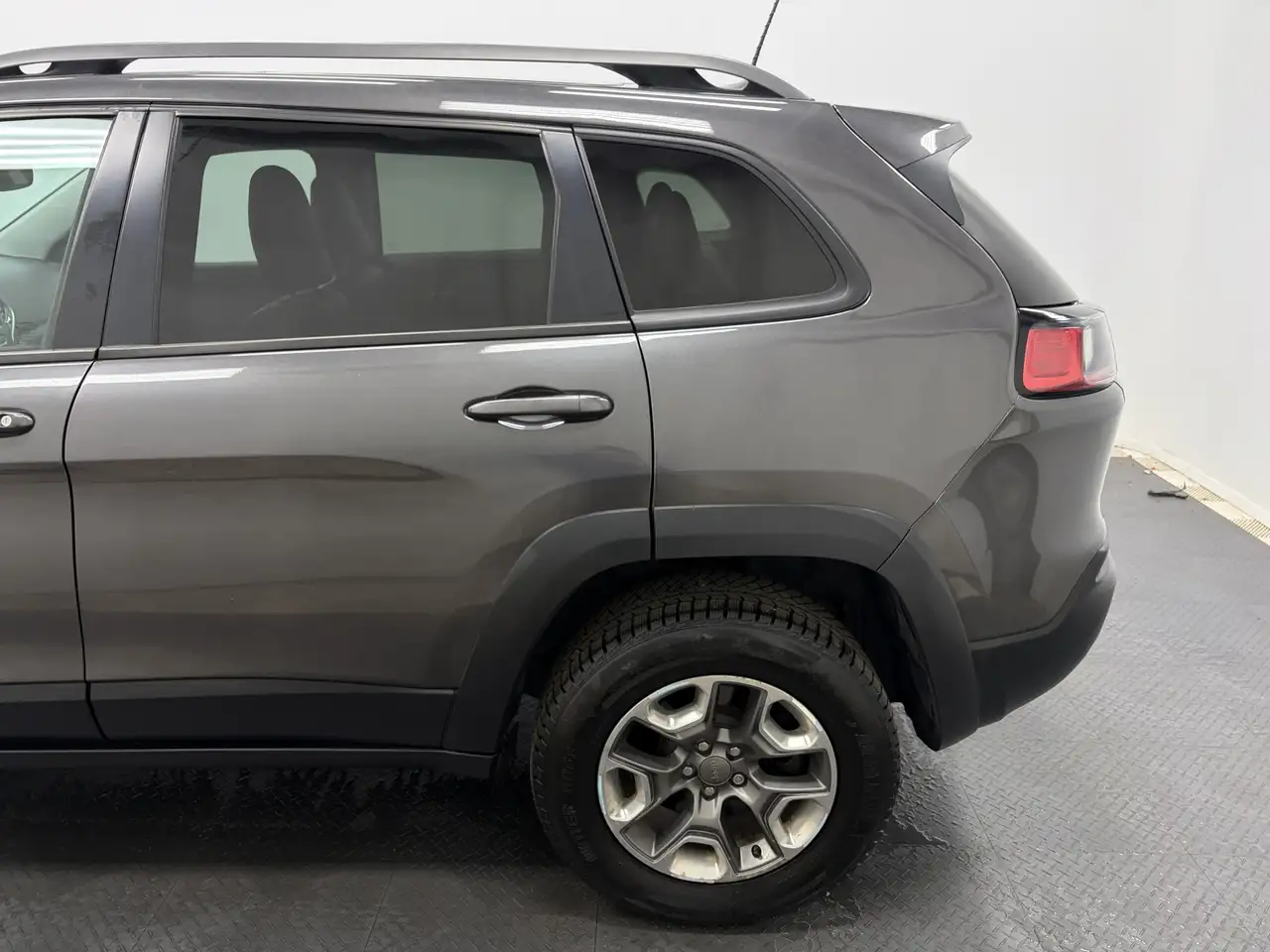 Jeep Cherokee снимка Jeep Cherokee