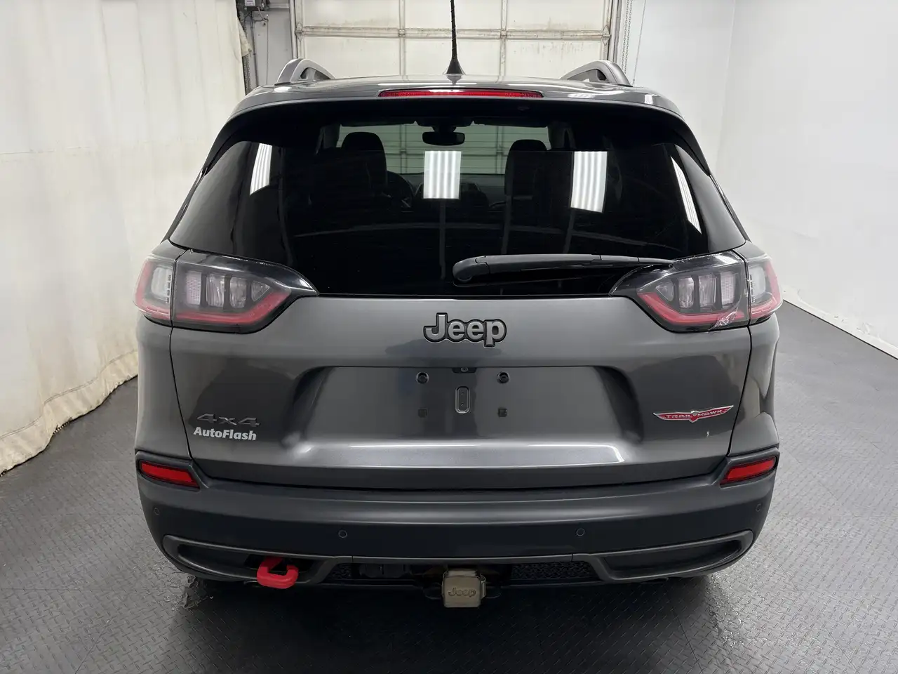 Jeep Cherokee снимка Jeep Cherokee