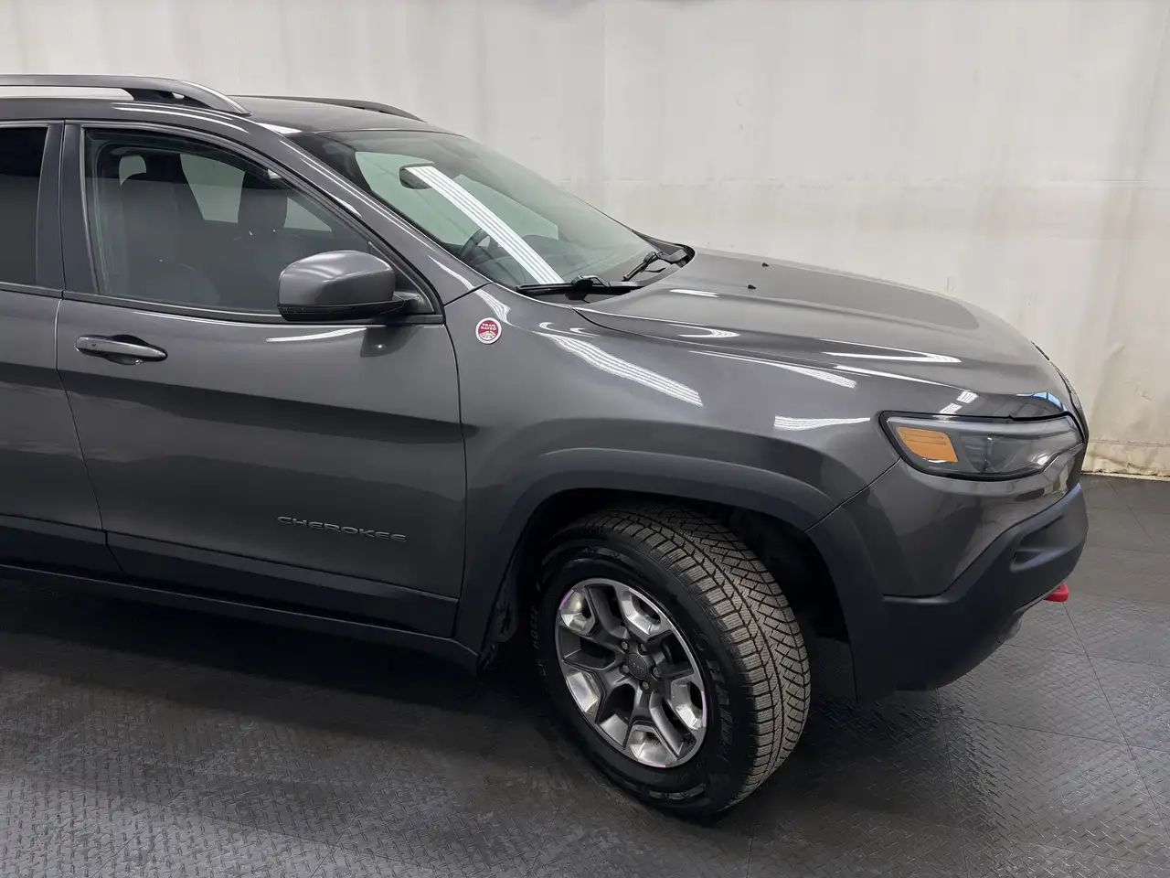 Jeep Cherokee снимка Jeep Cherokee