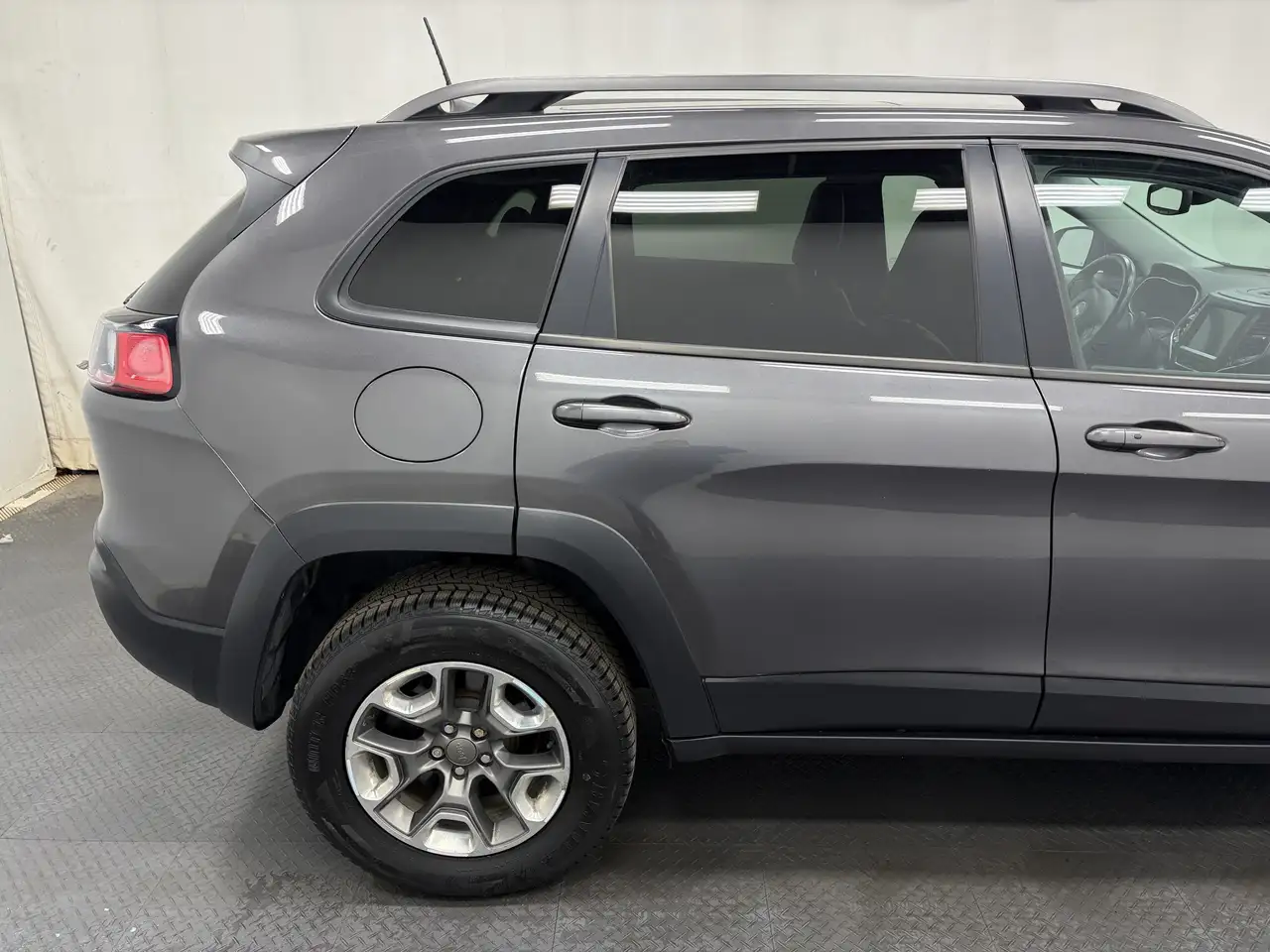 Jeep Cherokee снимка Jeep Cherokee