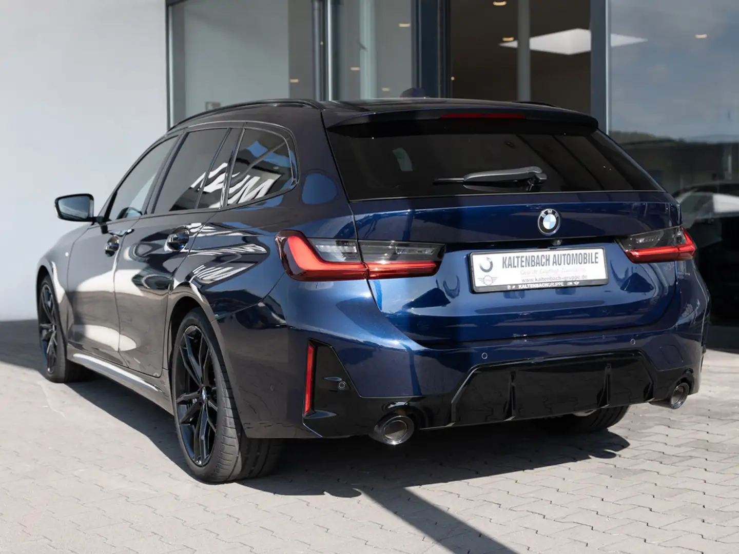BMW 320 d Touring xDrive M-Sport AHK STANDHZ LED Bleu - 2