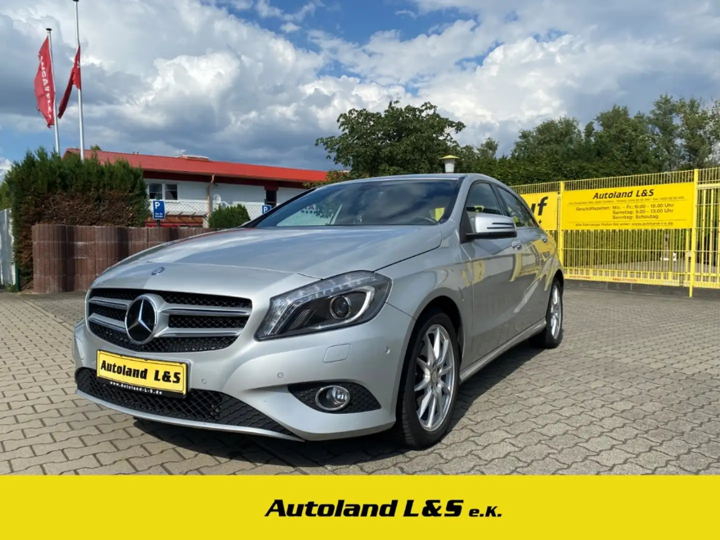 Mercedes-Benz A 180 Klasse BlueEfficiency,Bi Xenon,SH,PDC,Alus,Allwett Zilver - 1