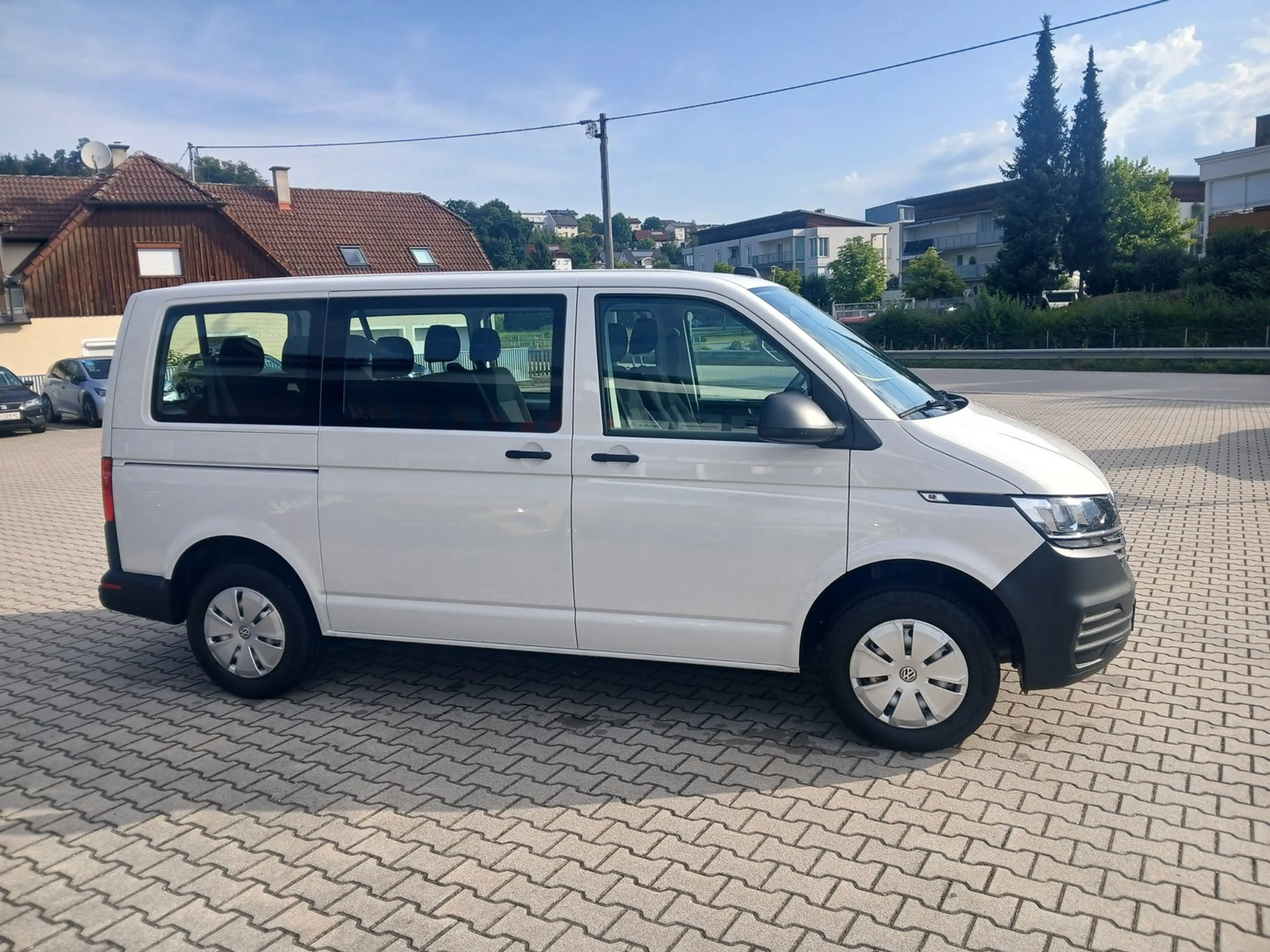 Volkswagen T6.1 Transporter Kombi TDI — photo 4